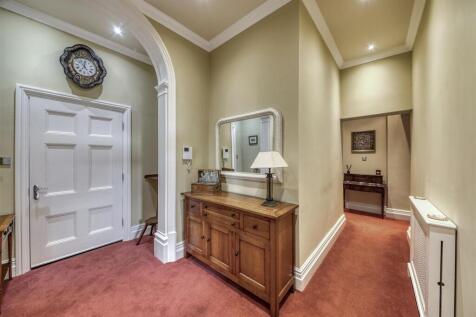 Private Entrance Hall