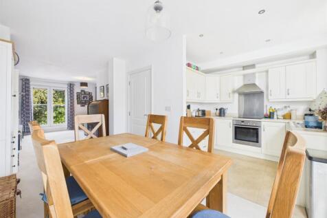 U-Shaped Open Plan Living Space