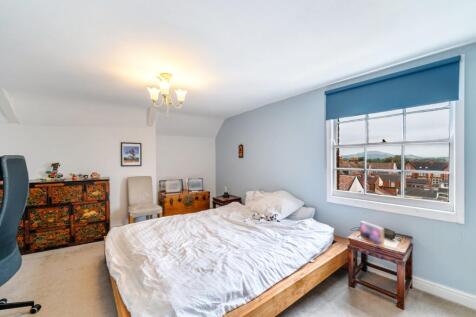 Top Floor Rear Bedroom