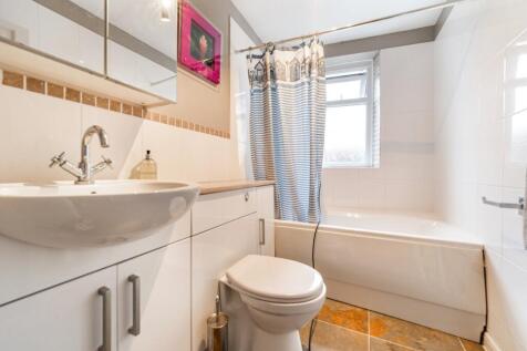 Garden Flat Bathroom