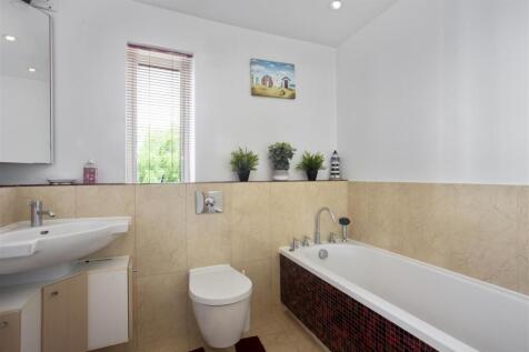 32B Salterns Way 320446 16.jpg