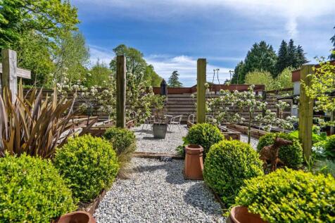 1 Chattock Gardens_8.jpg
