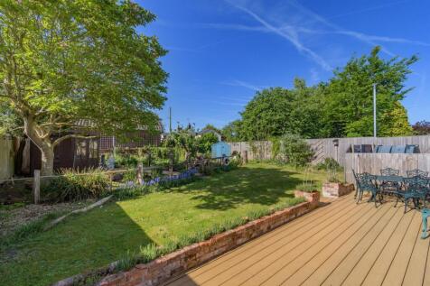 Garden to rear