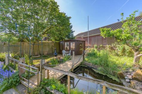 Garden to rear