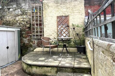 Courtyard Style Garden