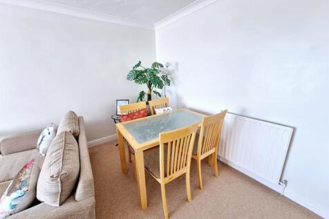 WhatsApp Image 2025-03-17 at 12.01.30 (1).jpeg