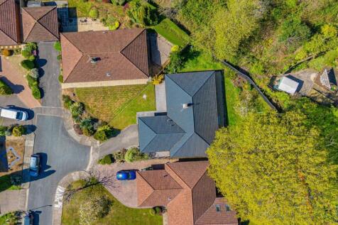 Clos Coed-Y-Dafarn Drone-3.jpg