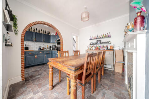 1380176-13-691201...