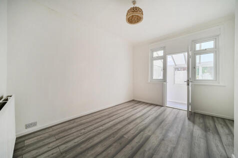 1374088-4-6900d8d...