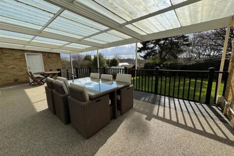 patio 2.jpg