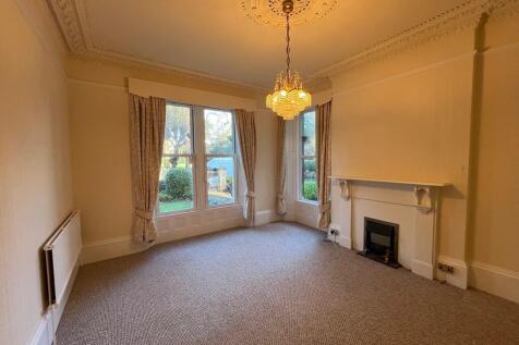 clarence road bed...