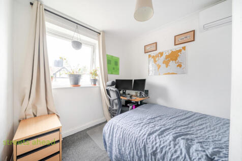 438b2dca-7e11-4f7...