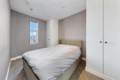 Bedroom (2)_enhanced