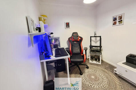 c8632813--4DAA-AF...