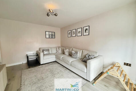 35e796d4--4E40-AA...