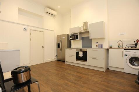 16 Regency comm kitchen.JPG
