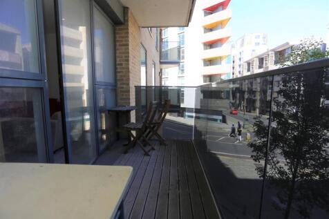 7 Embankment Hse new balc.JPG