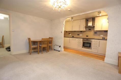 4, 31 Brunswick terrace lounge new3.JPG