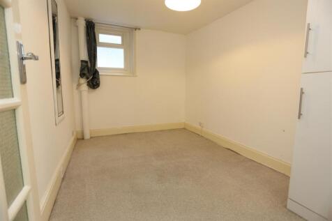 4, 31 Brunswick terrace bed2 new.JPG