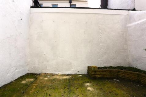 27 Over St new patio25 (2).JPG