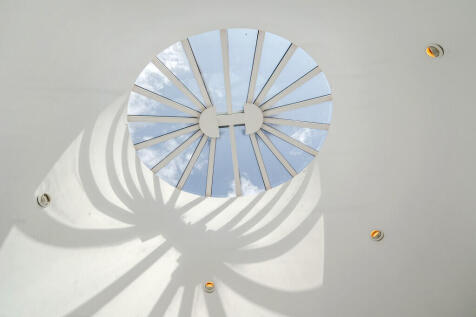 1334740-12-6895fb...