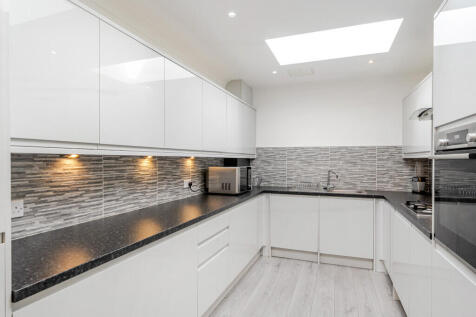 1334740-8-6895fbd...