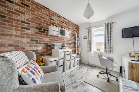 1365402-7-68e9161...