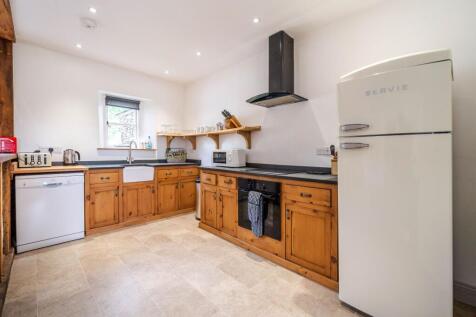 OPEN PLAN LIVING AREA