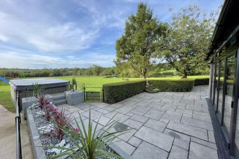 Side Patio Area 