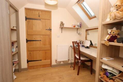 Annex - Rear Bedroom Dressing Room. F...