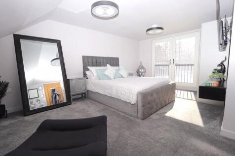 Master Bedroom 1st Floor