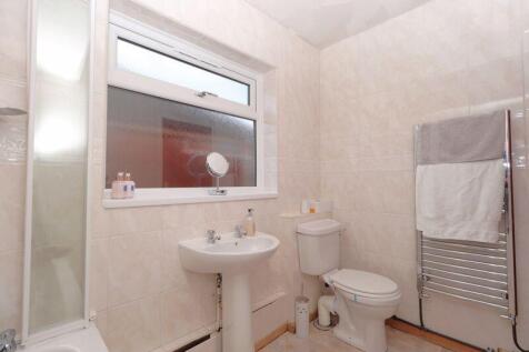 Family Bathroom (Ground Floor)