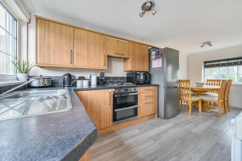 1372039-4-68fa3e8...