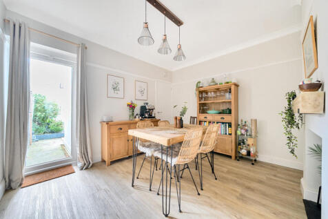 1375376-8-6908b52...