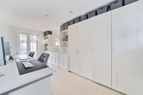 1374457-8-691c910...