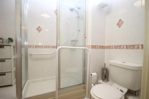 SHOWER ROOM/W.C