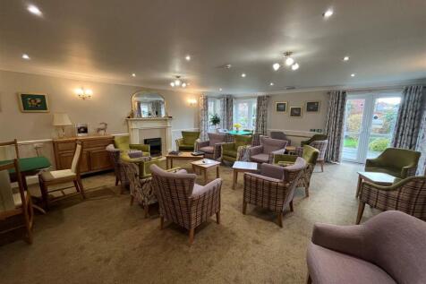 COMMUNAL LOUNGE