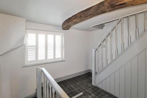 FIRST FLOOR LANDING