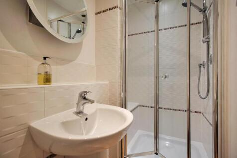 Primary En-Suite