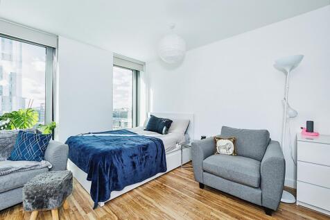 Living/Sleeping Area