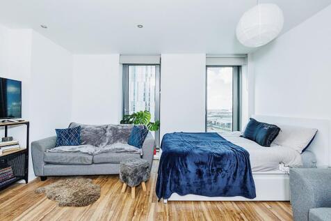 Living/Sleeping Area