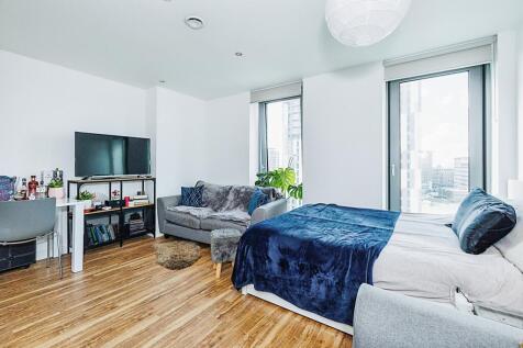 Living/Sleeping Area