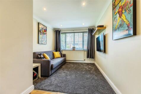 Fifth Bedroom/Lounge