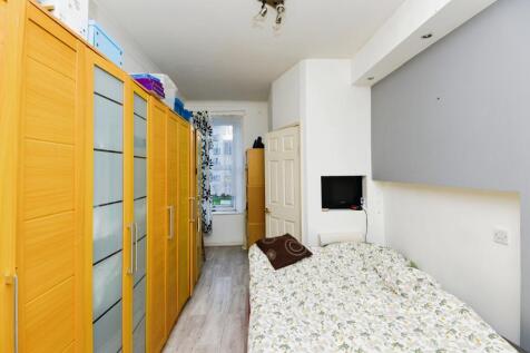 Bedroom (Flat 1)