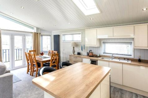 Lounge /Kitchen/ Din