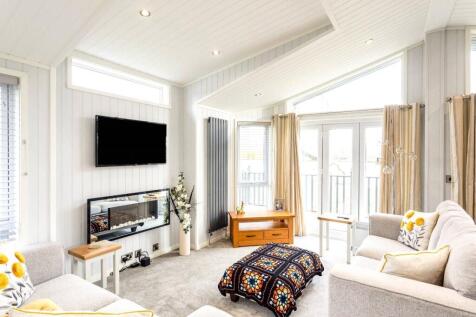 Lounge /Kitchen/ Din