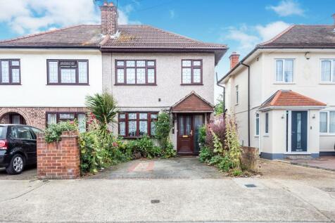 Properties For Sale in Romford | Rightmove