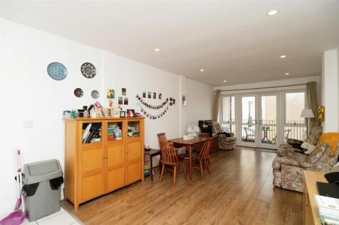 Lounge/Kitchen