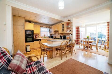 Family Kitchen Diner