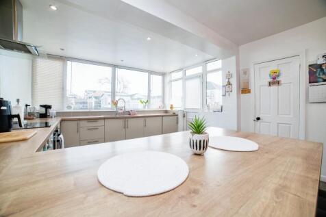 Family Kitchen Diner